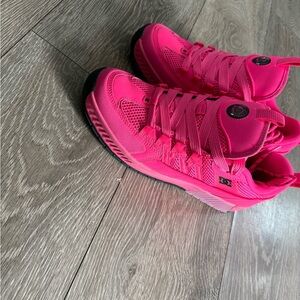 DC Lucien Clarke Kicks